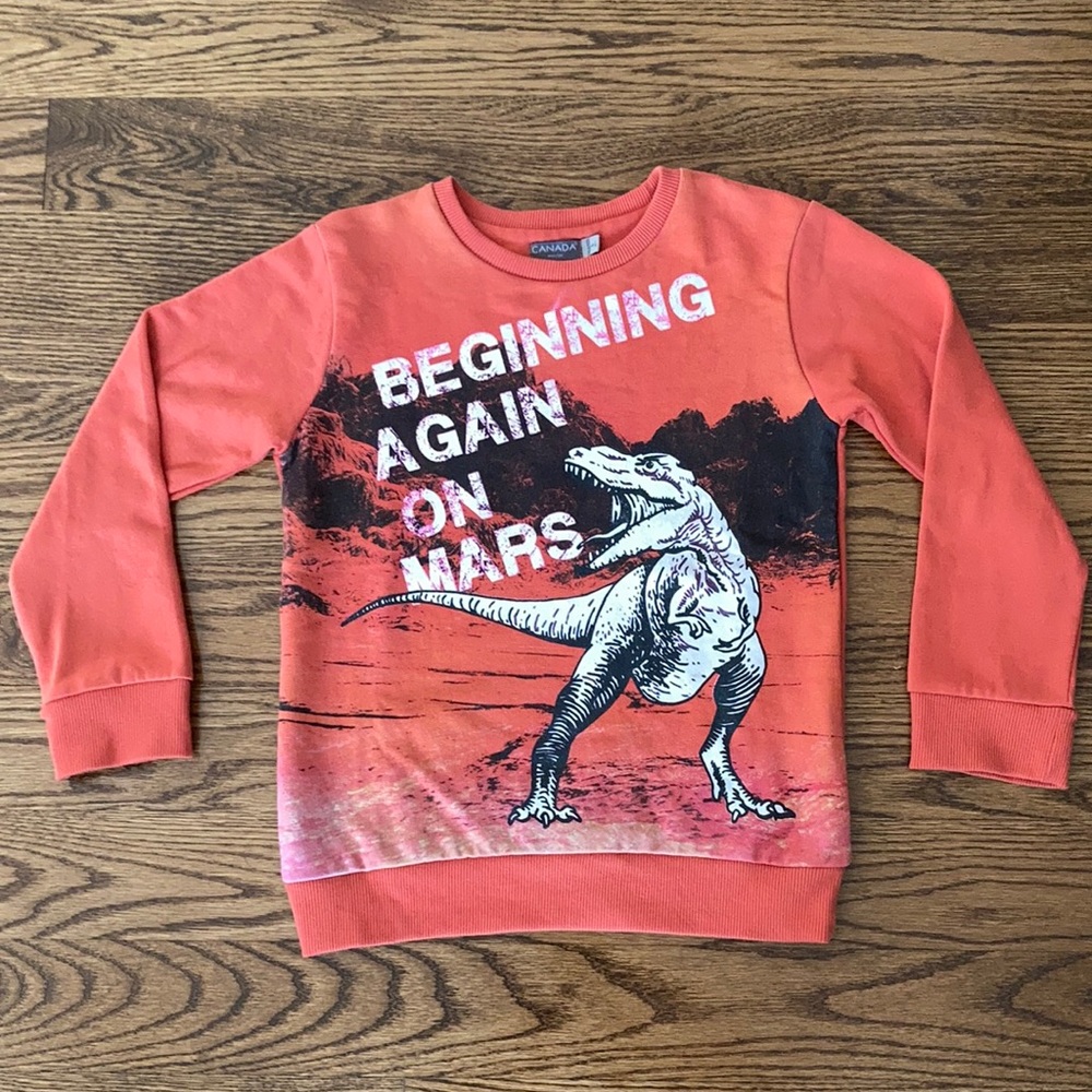 Canada House sweatshirt NWOT